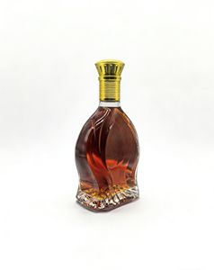 زجاجة نبيذ مربعة شفافة سميكة بسعة 750 مل بتصميم مخصص للعلامات التجارية، مناسبة للمشروبات الكحولية والويسكي وXO مع سدادة فلين - Product Image 4