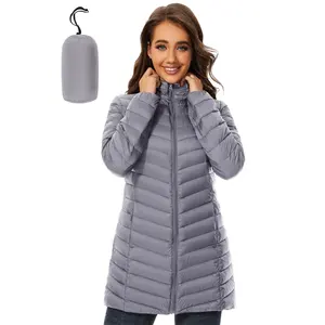 Logo personnalisé Vente en gros Long manteau de duvet pour femmes avec capuche Léger compressible Veste bouffante compressible pour l'hiver