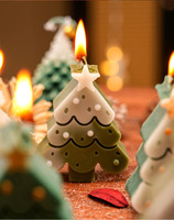 Weihnachts-Aromatherapie-Kerze Kreative Weihnachtsbaum-förmige Dekorative Duftkerze Britische Birne Freesie Duft Handgegossenes Gemisch