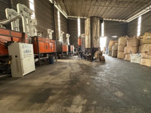 Granulés de PC/ABS <span class=keywords><strong>recycl</strong></span>és de couleur noire 35kJ/<span class=keywords><strong>m</strong></span>² fournis pour une approvisionnement continu - Product Image 5