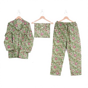 Conjunto de Pijama para Mujer, Hecho a Mano, Elegante, Floral, de Algodón, Térmico, Transpirable, con Estampado, Manga Tres Cuartos, Cuello Camisero - Product Image 1