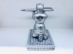 Portapenne Cavaliere Teschio con Penna, Accessorio da Scrivania Personalizzato, Supporto per Penne, <span class=keywords><strong>Miglior</strong></span> Regalo, Decorazione per Scrivania - Product Image 6