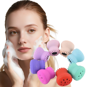 Brosse nettoyante visage double face en silicone en forme de pieuvre mignonne avec poils doux pour un nettoyage en profondeur des pores et une exfoliation de la peau - Product Image 3