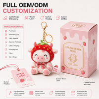 Porte-clés en peluche vache avec chapeau fraise personnalisé ODM, conception de personnage sur mesure, certifié EN71 ASTM pour les cadeaux promotionnels de marque