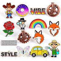 Badges promotionnels personnalisés en alliage de zinc émaillé souple avec logo, motifs dessin animé et anime, pour événements et clubs
