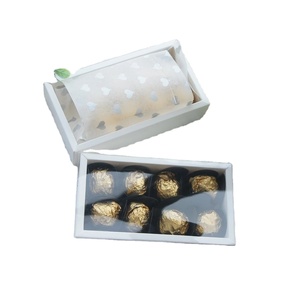 15.2*7.8.2*4cm White Chocolate Paper Box with PVC Window As Wedding Christmas Birthday Candy Packaging