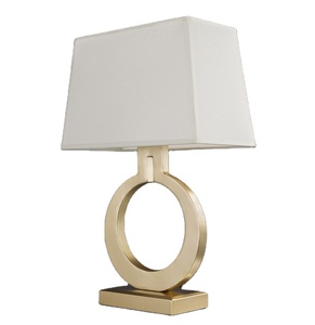Lámpara de Mesa Pequeña de Hierro Dorado para Habitación Infantil en Oferta - Product Image 1