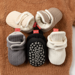Bajo Moq Logo Personalizar Cozy Cable Knit Baby Booties Soft Warm Infant Baby Calcetines Zapatos Suelas antideslizantes - Product Image 3