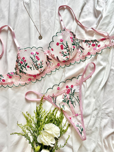 Conjunto de Lencería de Encaje Floral Bordado al por Mayor, Conjunto de Sujetador con Aros y Tanga de Malla Transparente, Conjunto de Ropa Interior Romántica de 2 Piezas - Product Image 3