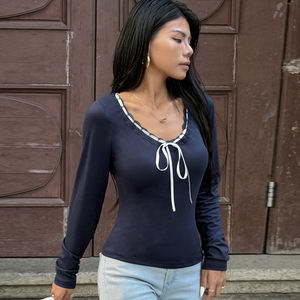 Camiseta de manga larga con lazo tejido de encaje estilo preppy americano para mujer, cuello en V, corte ajustado, sexy, básica, para todas las estaciones - Product Image 4