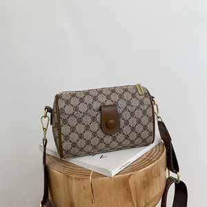 Sac à bandoulière en PU antivol pour femmes, tendance et de haute qualité. Sac à main de créateur pour un usage quotidien, toutes saisons. - Product Image 3