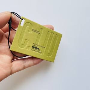 Étiquette suspendue personnalisée givrée de qualité supérieure 2026 avec cordon pour vêtements - Product Image 4