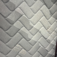 Tissu de matelas en polyester tricoté gris à motif géométrique ondulé, matelassé, extensible et respirant, 300 GSM, pour literie
