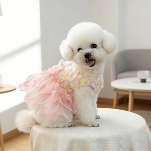 Vestido de tul de princesa para mascotas, falda de poliéster con apliques de flores rosas para perros y gatos, para las cuatro estaciones - Product Image 3