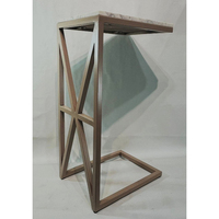 Table basse moderne de luxe en forme de C avec plateau en fer, meuble de salon, table d'appoint élégante, pièce d'appoint raffinée, collection prix de gros