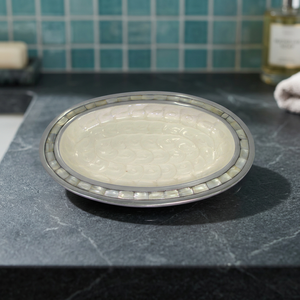 Plaque en aluminium avec intérieur émaillé et nacre, sans danger pour les aliments, compatible lave-vaisselle, micro-ondes et four, sans poignée - Product Image 1
