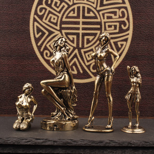 Ensemble de figurines en laiton Quatre Belles, 4 pièces, faites à la main, ornement de bureau, décoration de la maison - Product Image 1