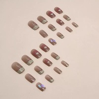 Z788 Vente en gros de manucure à presser Fournitures pour petits ongles frais Produits de beauté professionnels Technologie des yeux de chat Ongles mignons
