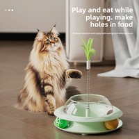 Mainan dispenser camilan kucing baru, bola penggoda kucing berputar, alat hiburan mandiri dan penghilang kebosanan, dengan bulu yang dapat diganti