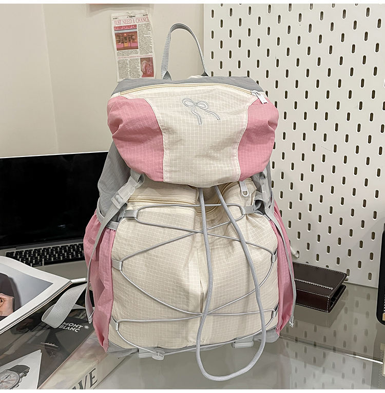 สีชมพูร้อน