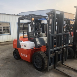 Montacargas Diésel HELI Usado de 3 Toneladas con Desplazador Lateral Hidráulico y Mástil de Dos Etapas para Uso en Construcción y Almacenes - Product Image 6