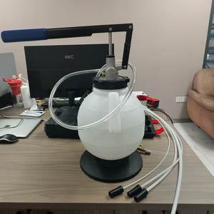 Outils télescopiques en plastique pneumatiques de changeur d'<span class=keywords><strong>huile</strong></span> de <span class=keywords><strong>vidange</strong></span> d'<span class=keywords><strong>huile</strong></span> usagée - Product Image 2