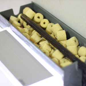 Les médias filtrants en céramique, les anneaux <span class=keywords><strong>de</strong></span> biofiltration, sont utilisés pour la filtration <span class=keywords><strong>de</strong></span> la qualité <span class=keywords><strong>de</strong></span> l'<span class=keywords><strong>eau</strong></span> dans les aquariums. - Product Image 2