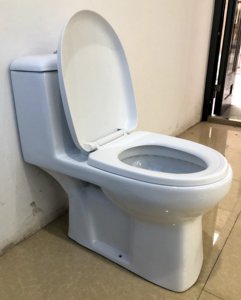 Nouvelle conception <span class=keywords><strong>de</strong></span> toilette monobloc en céramique / WC / WC à double chasse avec abattant à fermeture douce et hauteur confortable pour la maison et l'hôtel - Product Image 5