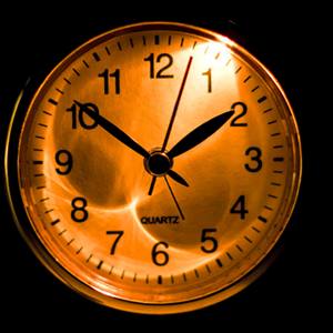 Petite horloge de chevet silencieuse noire carrée de 3 pouces avec veilleuse pour les voyages et le bureau - Product Image 3