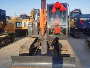 Mini-excavatrice sur chenilles Hitachi ZX70 7T d'occasion, modèle 2024, haute qualité, certifiée CE, moteur fiable, boîte de vitesses, fabrication japonaise - Product Image 4