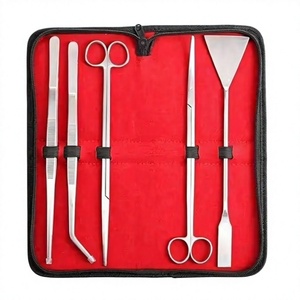 Kit de diagnostic tactique noir : marteau à réflexes C128/C512, diapasons, ciseaux à pansements, stylo pupillaire, poignée chirurgicale, manuel - Product Image 5