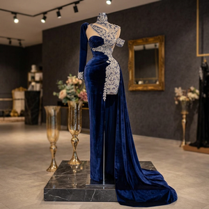 Robe de soirée longue formelle Midnight Star, magnifique corsage perlé, ourlet évasé, tissu satiné, motif vintage, coupe haute - Product Image 2