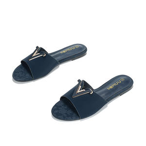 Tendance de la mode, <span class=keywords><strong>sandales</strong></span> plates unisexes, légères, grandes tailles, en métal, lettre V, pour l'été, en plein air - Product Image 1