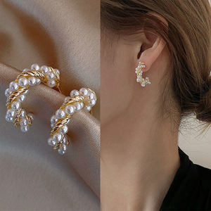 <strong>High</strong> <strong>End</strong> Gold Plated Pearl Wrapped Stud Earrings Flower Design Vintage Women's <strong>Jewelry</strong> for Party Wear Wholesale - Product Image 1