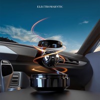 Diffuseur d'arômes solaire rotatif automatique pour voiture, décoration parfumée en plastique, évaporation naturelle, vente en gros, bon marché, haute qualité