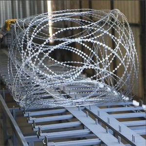 <span class=keywords><strong>Barbelé</strong></span> enduit <span class=keywords><strong>vert</strong></span> de rasoir pour la protection résidentielle - Product Image 2