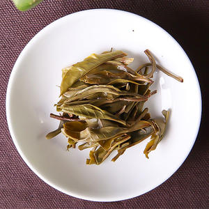 <span class=keywords><strong>Té</strong></span> crudo <span class=keywords><strong>Pu</strong></span> <span class=keywords><strong>Erh</strong></span>, <span class=keywords><strong>Té</strong></span> Sheng <span class=keywords><strong>Pu</strong></span>'er, fabricación de hojas originales crudas, no fermentadas, 357g/pastel de Menghai - Product Image 2