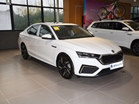 Новые автомобили 2025 года для Skoda Octavia 1.4T: автоматический седан с турбонаддувом, электроприводом стеклоподъемников, кожаными сиденьями, адаптивным круиз-контролем