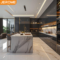 Nouvelles armoires de cuisine sur mesure au design moderne, de luxe, sans poignées, gris foncé, avec éclairage LED intégré et îlot central