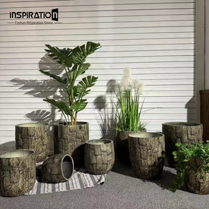 Macetas de hormigón con patrón en relieve de estilo Atlántico de flores antiguas para exteriores - Product Image 1