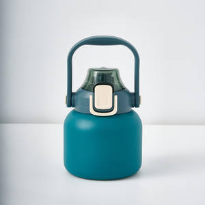 Bouteille d'eau jetable isolée à double paroi Design moderne Tumbler Cute Vacuum Camping Tote" - Product Image 4