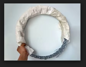 ลวดตาข่ายเหล็กชุบสังกะสีความปลอดภัยสูง พร้อมลวดหนามแบบใบมีด สำหรับรั้วกันปีนแบบถาวร - Product Image 3