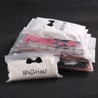 Logo personnalisé en plastique Poly Transparent Transparent vêtements emballage sac à fermeture éclair T-shirt paquet givré sac à fermeture éclair pour vêtements