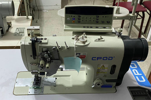จักรเย็บผ้าอุตสาหกรรมแบบราบ รุ่น CP-8752-D4 แบบอัตโนมัติ คอมพิวเตอร์ควบคุม เข็มคู่ หัวจับแบบหมุนขนาดใหญ่ สำหรับเย็บผ้าเดนิมหนา - Product Image 2