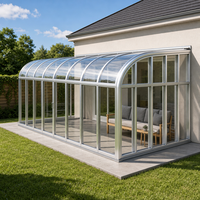Véranda murale en verre avec panneaux coulissants multi-voies, cadre en alliage d'aluminium, pour patio, terrasse ou balcon.