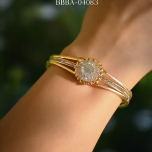 BBBA-04083 กำไลข้อมือและกำไลแบบคลาสสิก ดีไซน์รูปหัวใจ ชุบทอง 22k ผลิตจากสแตนเลสสตีล 316L ประดับคริสตัล สำหรับผู้หญิง - Product Image 3