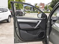 Geely Coolray a Benzina, Versione Russa Economica, SUV Urbano per Campeggio, Blu Esterno, Geely Binyue Cool 2025