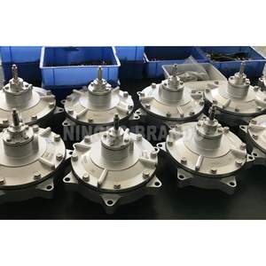 Válvula de Chorro Pulsante Neumática de Ángulo Recto con Diafragma G353A041, Pilotada Remotamente, Roscada de 3/4'', C113444 C113443 - Product Image 3