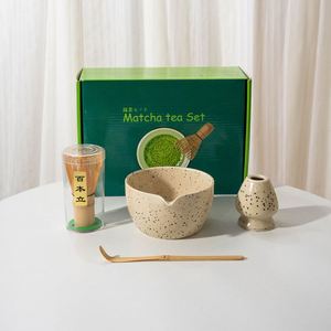 Recuerdo de Boda, Tazón de Té de Cerámica Tradicional con Boquilla, Soporte para Batidor con Diseño de Puntos de Colores, Kit de Matcha Hecho a Mano - Product Image 4