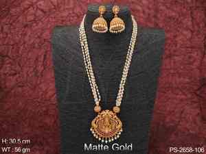 Traditional Temple <b>Jewellery</b> Pendant Set for Women <b>Indian</b> Necklace with Elegant Intricate Design Perfect for Weddings and Party - Product Image 4